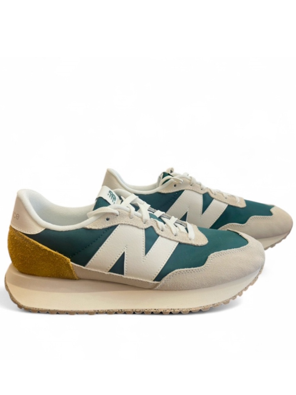 New Balance 247 Lifestyle Sneakers Unisex Size US Men’s 10/ Women’s 11.5 (NEW)